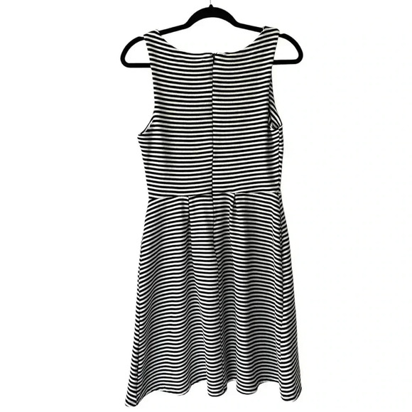 SLEEVELESS FIT & FLARE BLACK & WHITE STRIPE DRESS POCKETS | SMALL - Picture 4 of 9